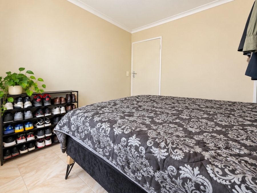 To Let 3 Bedroom Property for Rent in Zonnebloem Western Cape